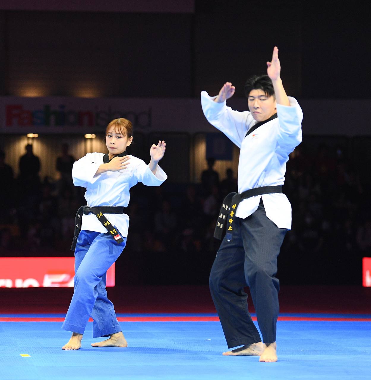 Tuyển thủ Việt Nam ôm đầu buồn bã khi thua đầy tranh cãi ở chung kết SEA Games, BHL khiếu nại cực căng- Ảnh 6.