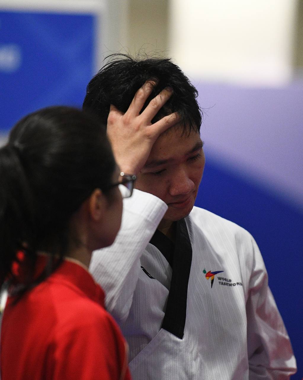 Tuyển thủ Việt Nam ôm đầu buồn bã khi thua đầy tranh cãi ở chung kết SEA Games, BHL khiếu nại cực căng- Ảnh 15.