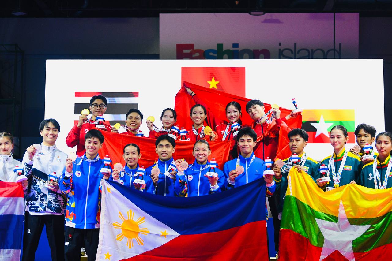 Video: Quá tự hào khoảnh khắc Quốc ca Việt Nam vang lên giữa nhà thi đấu SEA Games 33, Việt Nam vô địch!- Ảnh 7. Video: Quá tự hào khoảnh khắc Quốc ca Việt Nam vang lên giữa nhà thi đấu SEA Games 33, Việt Nam vô địch!- Ảnh 7.