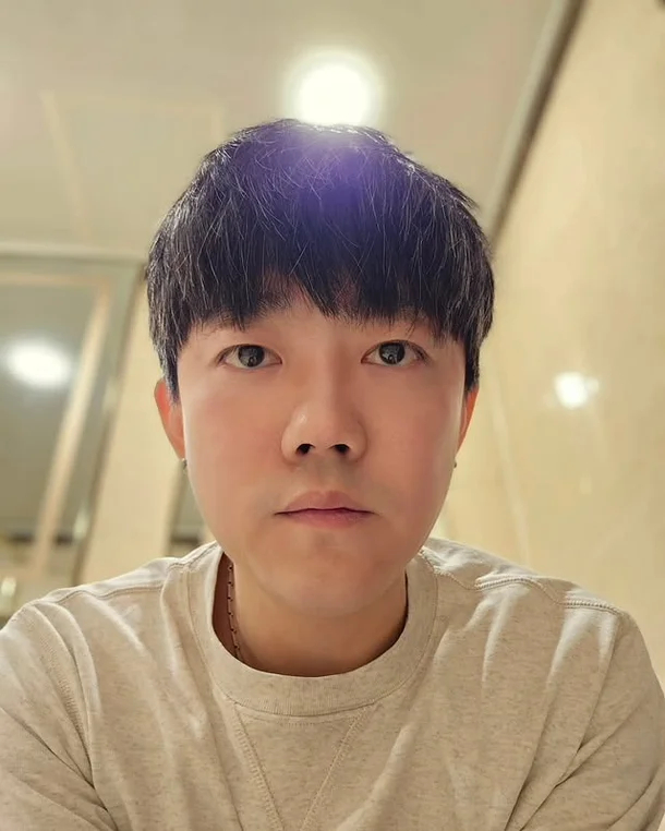 Căng: 3 khách say rượu làm loạn trong quán ăn của ca sĩ nổi tiếng vì 4 triệu, đôi bên tranh cãi náo động cả khu phố- Ảnh 3. Căng: 3 khách say rượu làm loạn trong quán ăn của ca sĩ nổi tiếng vì 4 triệu, đôi bên tranh cãi náo động cả khu phố- Ảnh 3.