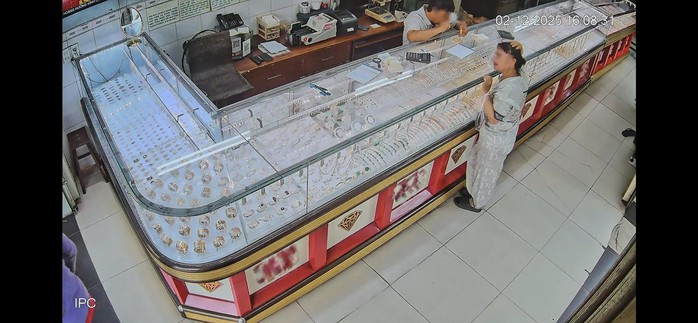 Công an ở TPHCM bắt người giúp việc trộm vàng của chủ nhà- Ảnh 2. Công an ở TPHCM bắt người giúp việc trộm vàng của chủ nhà- Ảnh 2.