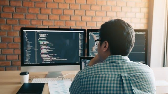 "Cha đẻ của AI" chỉ ra ngành học khó bị AI thay thế trong thời gian dài- Ảnh 1.