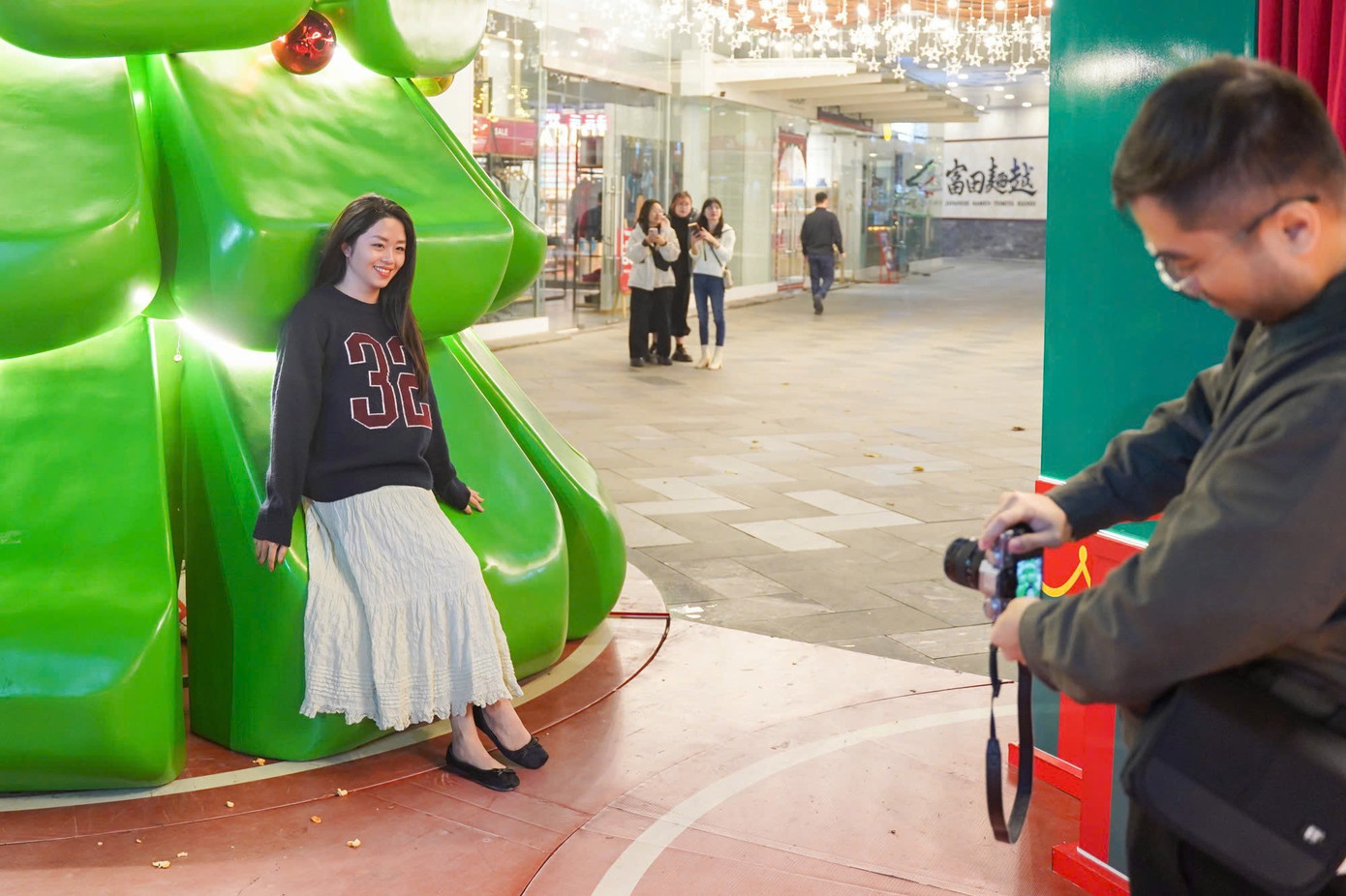 Hà Nội như 'bản hòa tấu ánh sáng' dịp Giáng sinh- Ảnh 8.