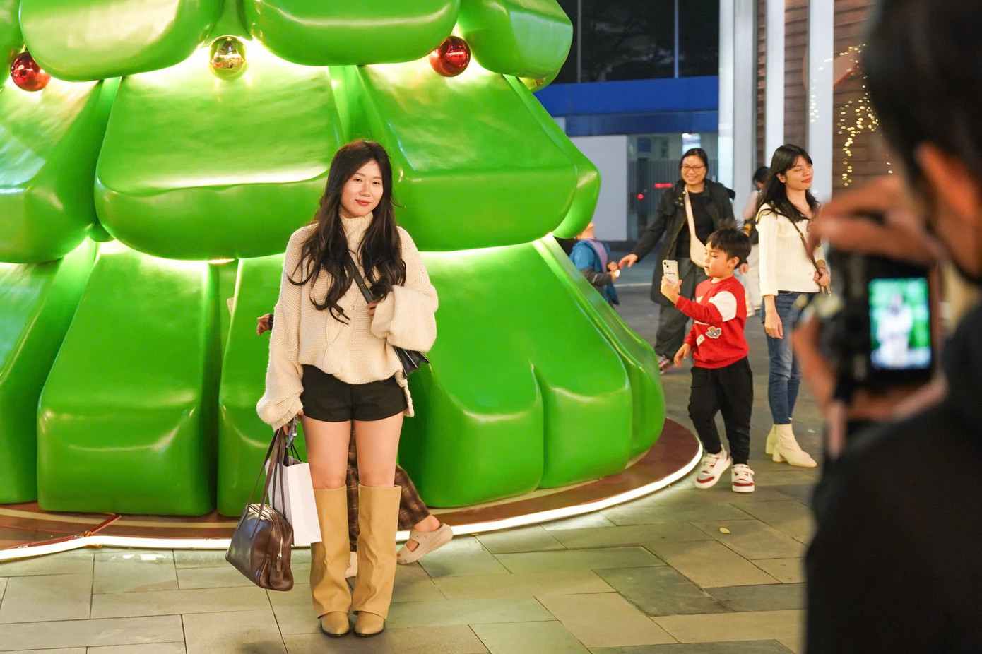 Hà Nội như 'bản hòa tấu ánh sáng' dịp Giáng sinh- Ảnh 10.