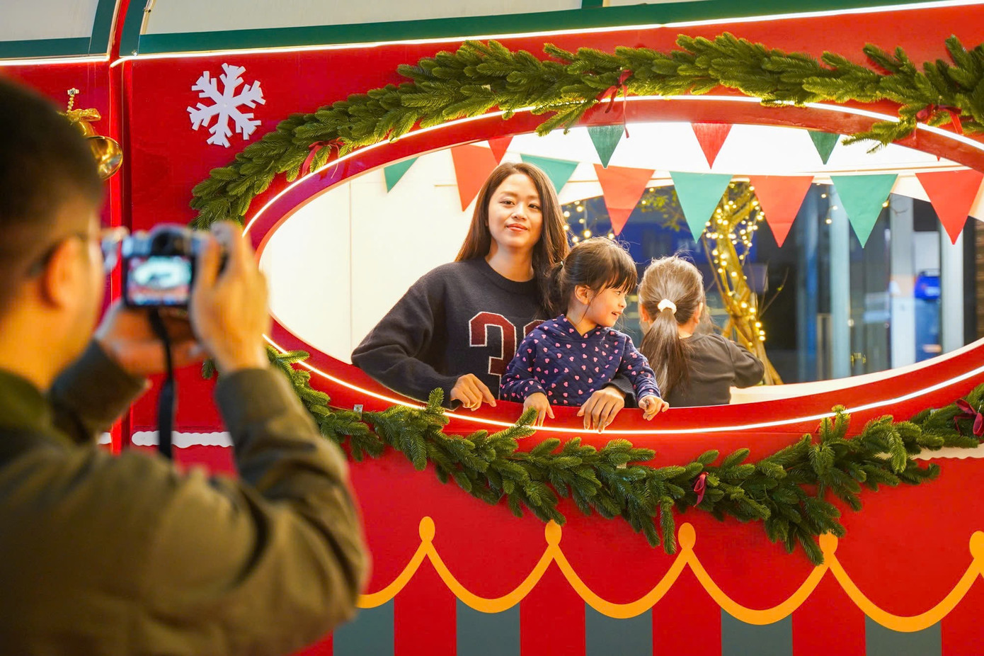 Hà Nội như 'bản hòa tấu ánh sáng' dịp Giáng sinh- Ảnh 11.