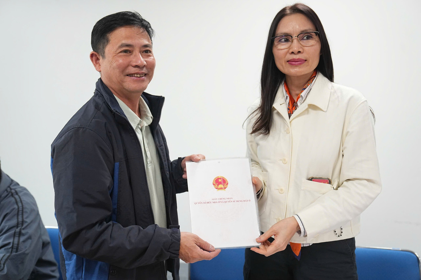 Người dân khu "đất kim cương" cạnh hồ Hoàn Kiếm nhận tiền đền bù dự án quảng trường- Ảnh 10.