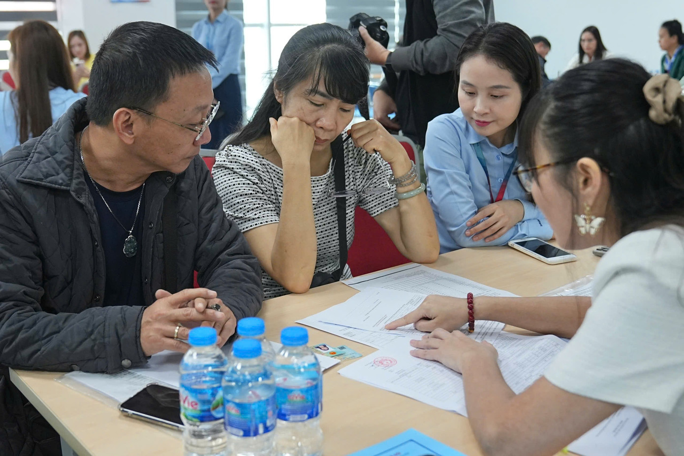 Người dân khu "đất kim cương" cạnh hồ Hoàn Kiếm nhận tiền đền bù dự án quảng trường- Ảnh 17.