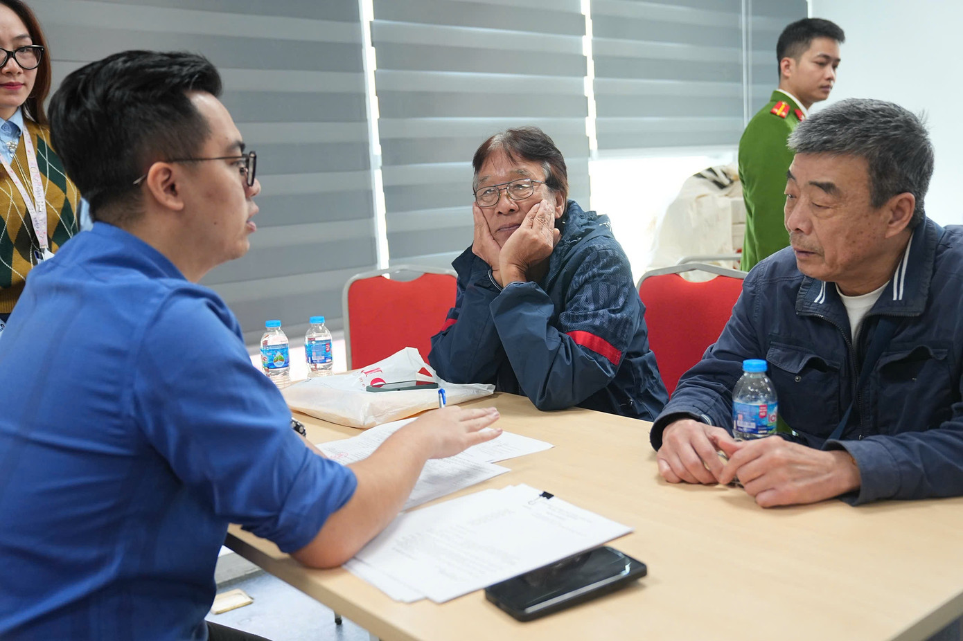 Người dân khu "đất kim cương" cạnh hồ Hoàn Kiếm nhận tiền đền bù dự án quảng trường- Ảnh 16.