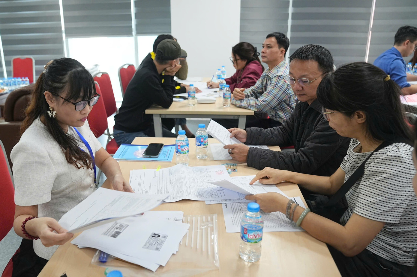 Người dân khu "đất kim cương" cạnh hồ Hoàn Kiếm nhận tiền đền bù dự án quảng trường- Ảnh 15.