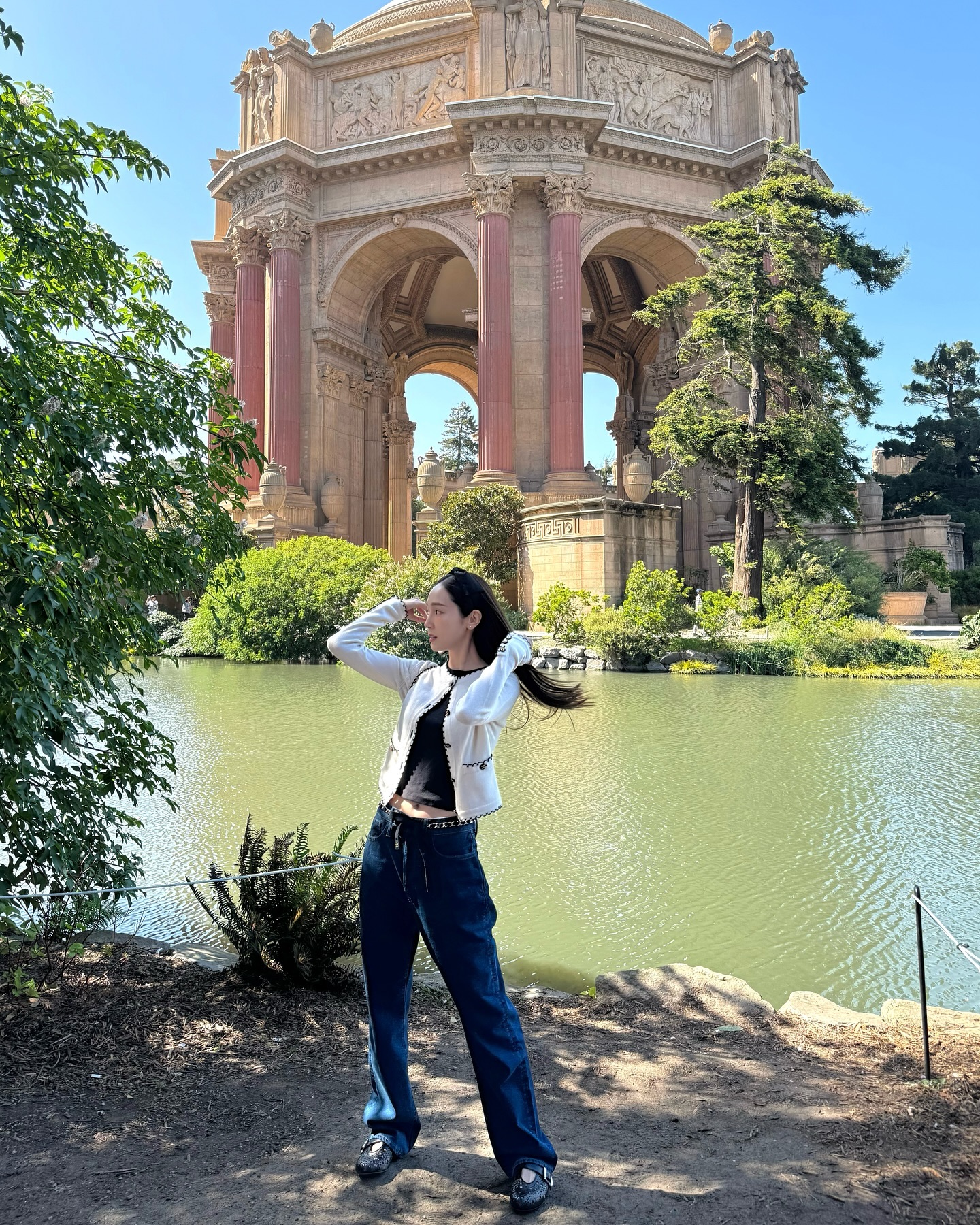 "Huyền thoại thời trang 8x" có 10 cách mặc quần jeans đơn giản, nhưng chạm đỉnh cao sang xịn mịn- Ảnh 6. "Huyền thoại thời trang 8x" có 10 cách mặc quần jeans đơn giản, nhưng chạm đỉnh cao sang xịn mịn- Ảnh 6.