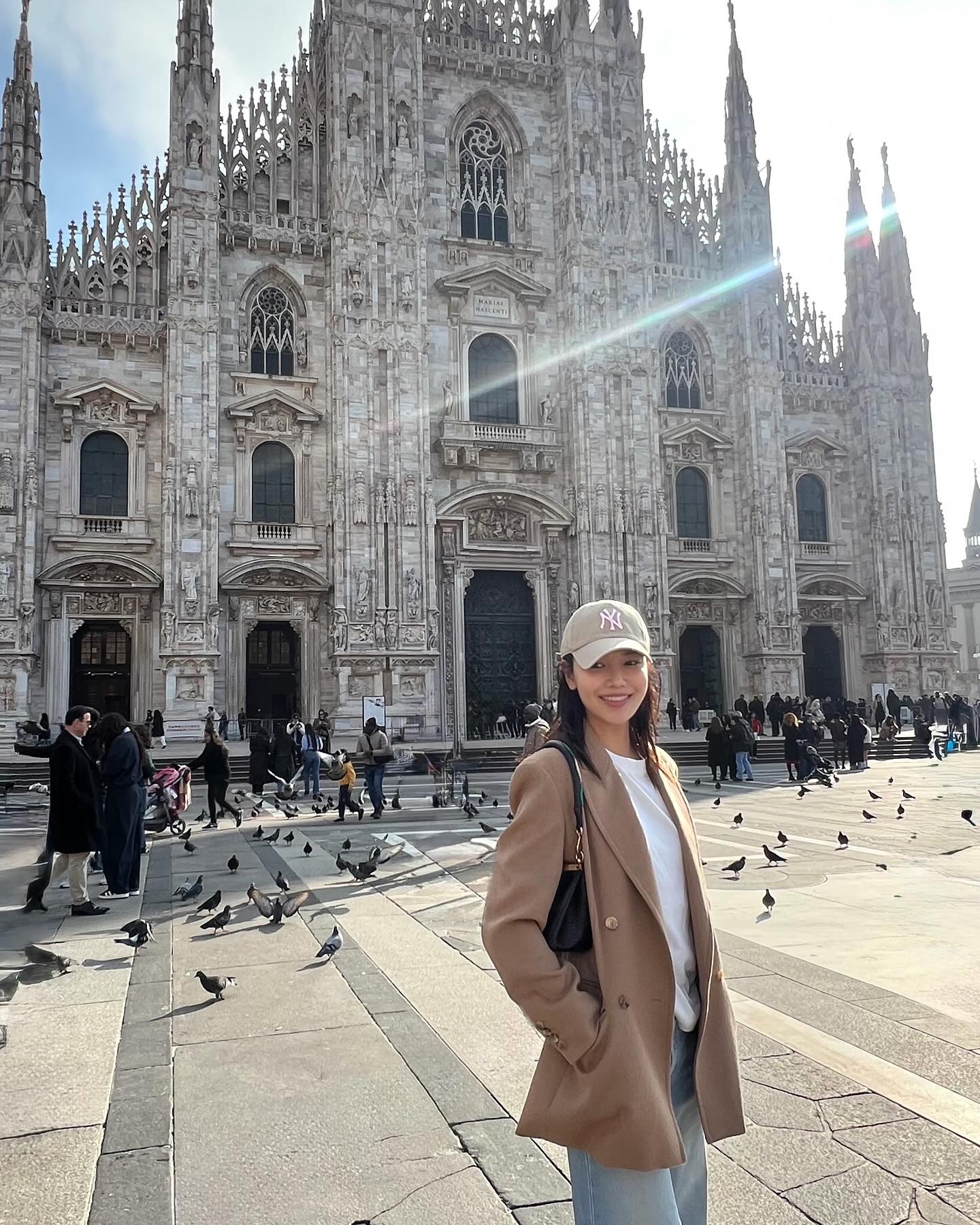 Bí quyết mặc đẹp của người yêu tài tử Jung Kyung Ho, U40 ai cũng muốn sành điệu như thế này- Ảnh 8. Bí quyết mặc đẹp của người yêu tài tử Jung Kyung Ho, U40 ai cũng muốn sành điệu như thế này- Ảnh 8.