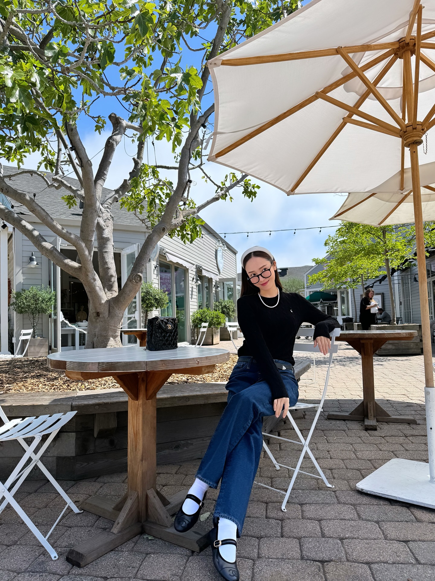 "Huyền thoại thời trang 8x" có 10 cách mặc quần jeans đơn giản, nhưng chạm đỉnh cao sang xịn mịn- Ảnh 3. "Huyền thoại thời trang 8x" có 10 cách mặc quần jeans đơn giản, nhưng chạm đỉnh cao sang xịn mịn- Ảnh 3.