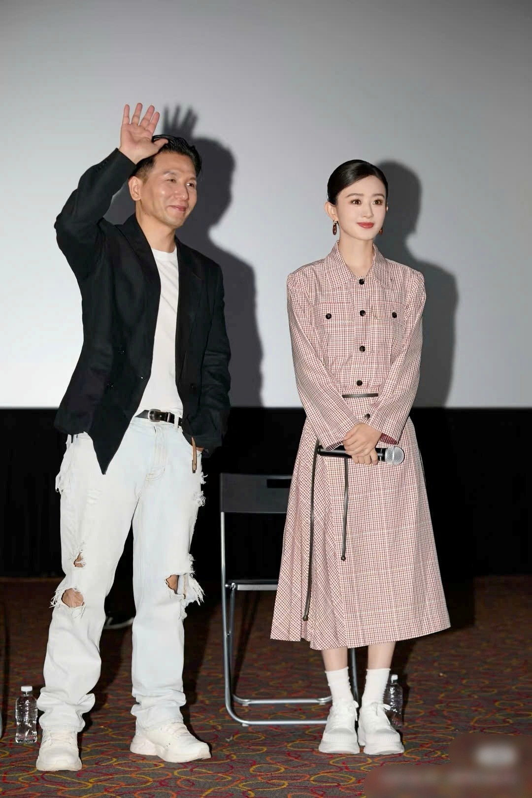 Ơn trời, cuối cùng Triệu Lệ Dĩnh cũng sáng mắt ra?- Ảnh 3. Ơn trời, cuối cùng Triệu Lệ Dĩnh cũng sáng mắt ra?- Ảnh 3.