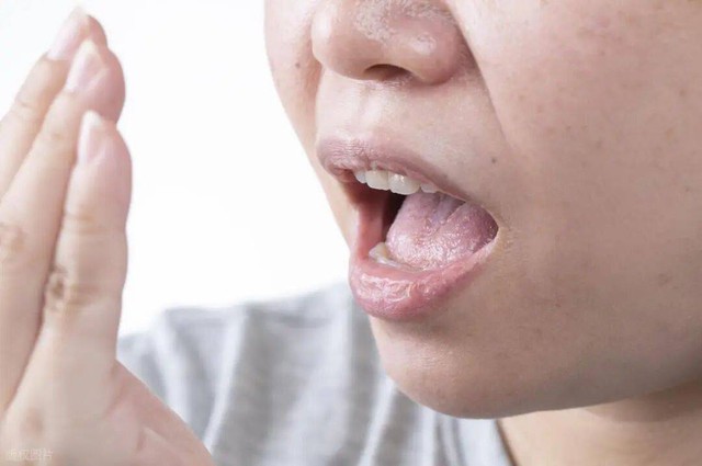 Thấy 1 dấu hiệu lặp lại cả tháng, người phụ nữ phát hiện bị ung thư: Có 5 bất thường buổi sáng bác sĩ bảo "đi khám ngay kẻo muộn"- Ảnh 2.