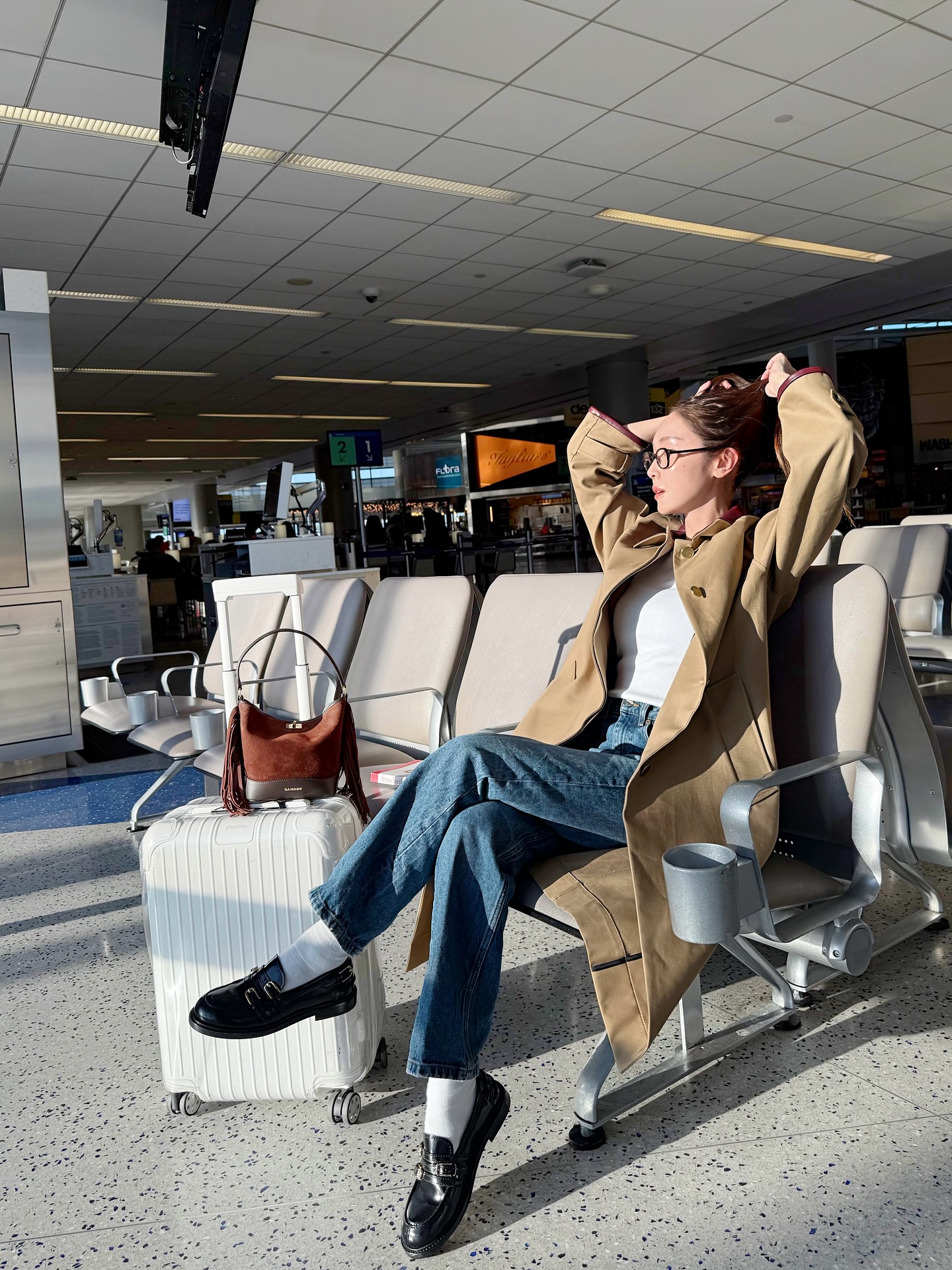 "Huyền thoại thời trang 8x" có 10 cách mặc quần jeans đơn giản, nhưng chạm đỉnh cao sang xịn mịn- Ảnh 2. "Huyền thoại thời trang 8x" có 10 cách mặc quần jeans đơn giản, nhưng chạm đỉnh cao sang xịn mịn- Ảnh 2.