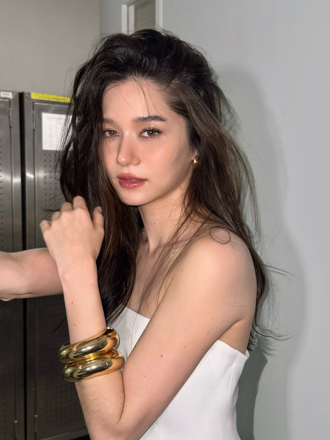 Nhan sắc nữ ca sĩ hát nhép 100% ở khai mạc SEA Games 33- Ảnh 2.