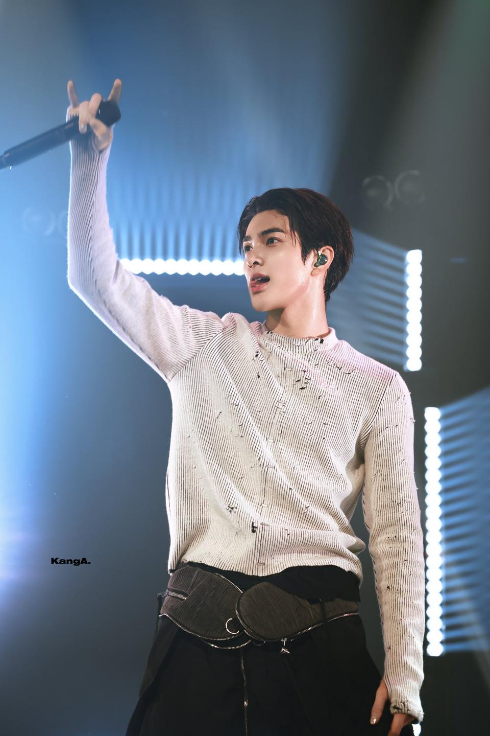 Mỹ nam 16 tuổi đẹp nhất hiện tại chế nhạo nhóm nữ đại mỹ nhân, dân mạng nổi điên- Ảnh 7. Mỹ nam 16 tuổi đẹp nhất hiện tại chế nhạo nhóm nữ đại mỹ nhân, dân mạng nổi điên- Ảnh 7.