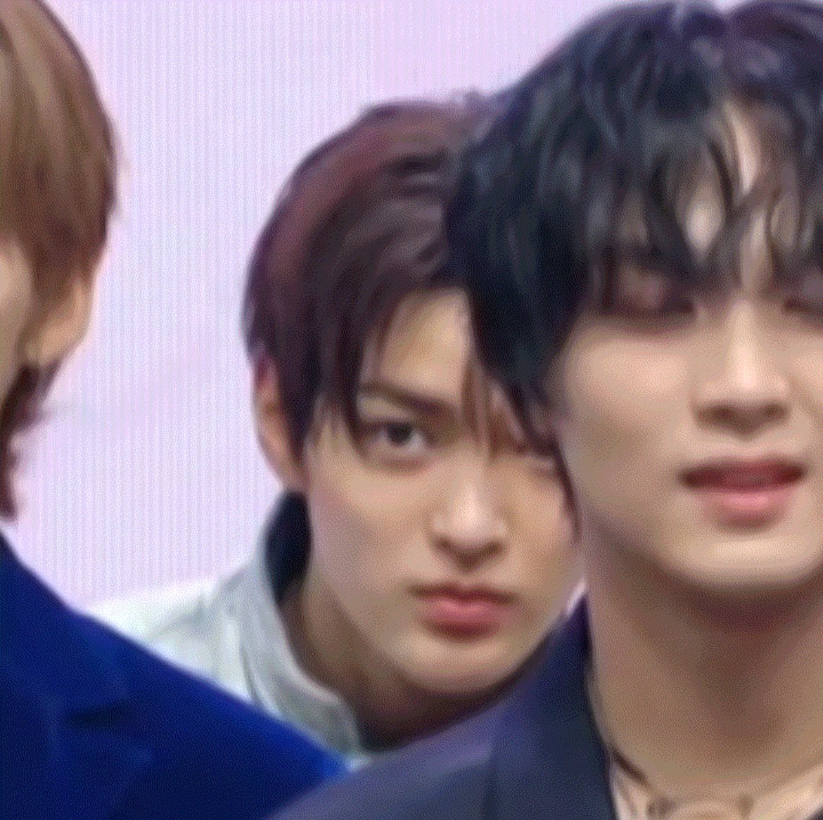 Mỹ nam 16 tuổi đẹp nhất hiện tại chế nhạo nhóm nữ đại mỹ nhân, dân mạng nổi điên- Ảnh 3. Mỹ nam 16 tuổi đẹp nhất hiện tại chế nhạo nhóm nữ đại mỹ nhân, dân mạng nổi điên- Ảnh 3.