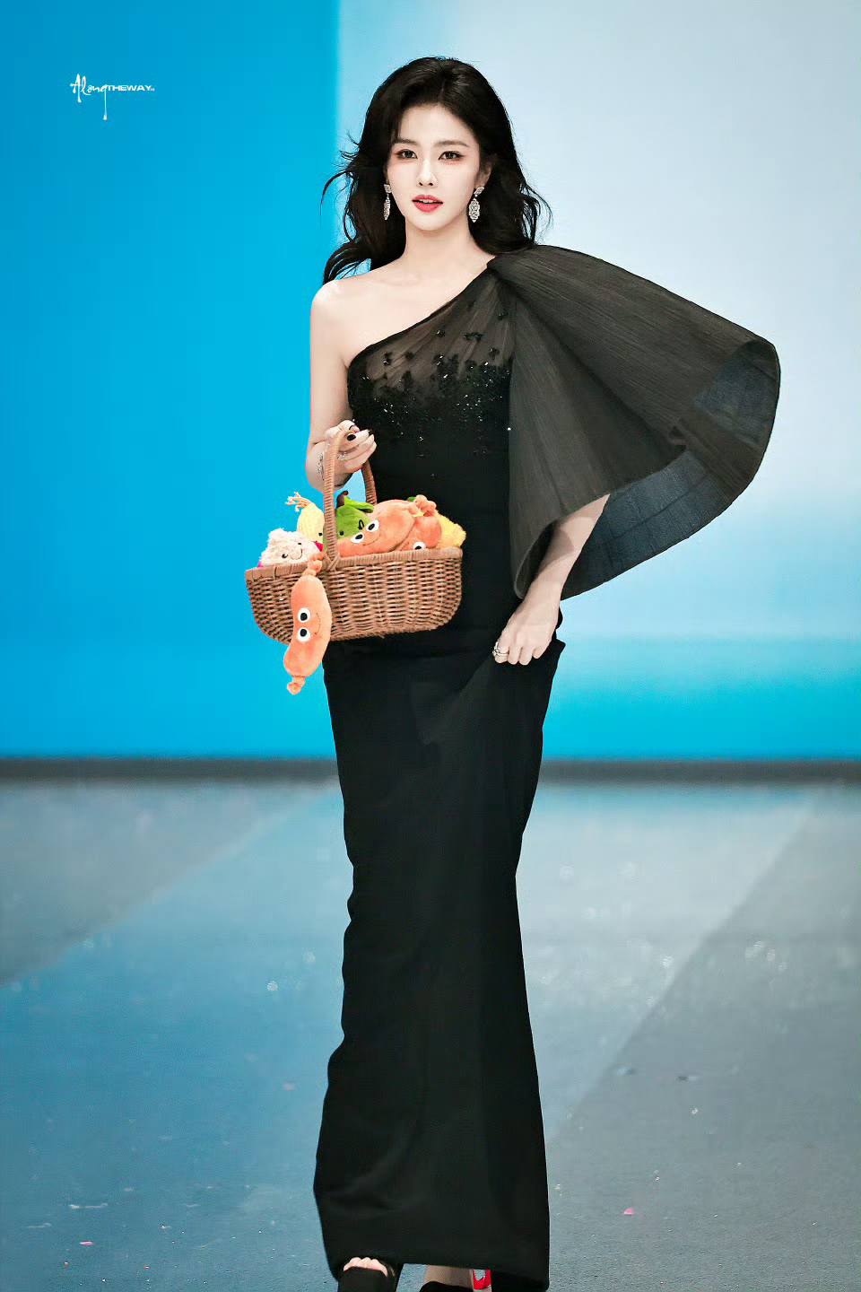 Nhìn mỹ nhân này cúi chào mà ngỡ mộng cảnh ngàn năm: Người đẹp làm gì cũng đẹp, đóng phim nào nghiện nặng phim đó- Ảnh 7. Nhìn mỹ nhân này cúi chào mà ngỡ mộng cảnh ngàn năm: Người đẹp làm gì cũng đẹp, đóng phim nào nghiện nặng phim đó- Ảnh 7.