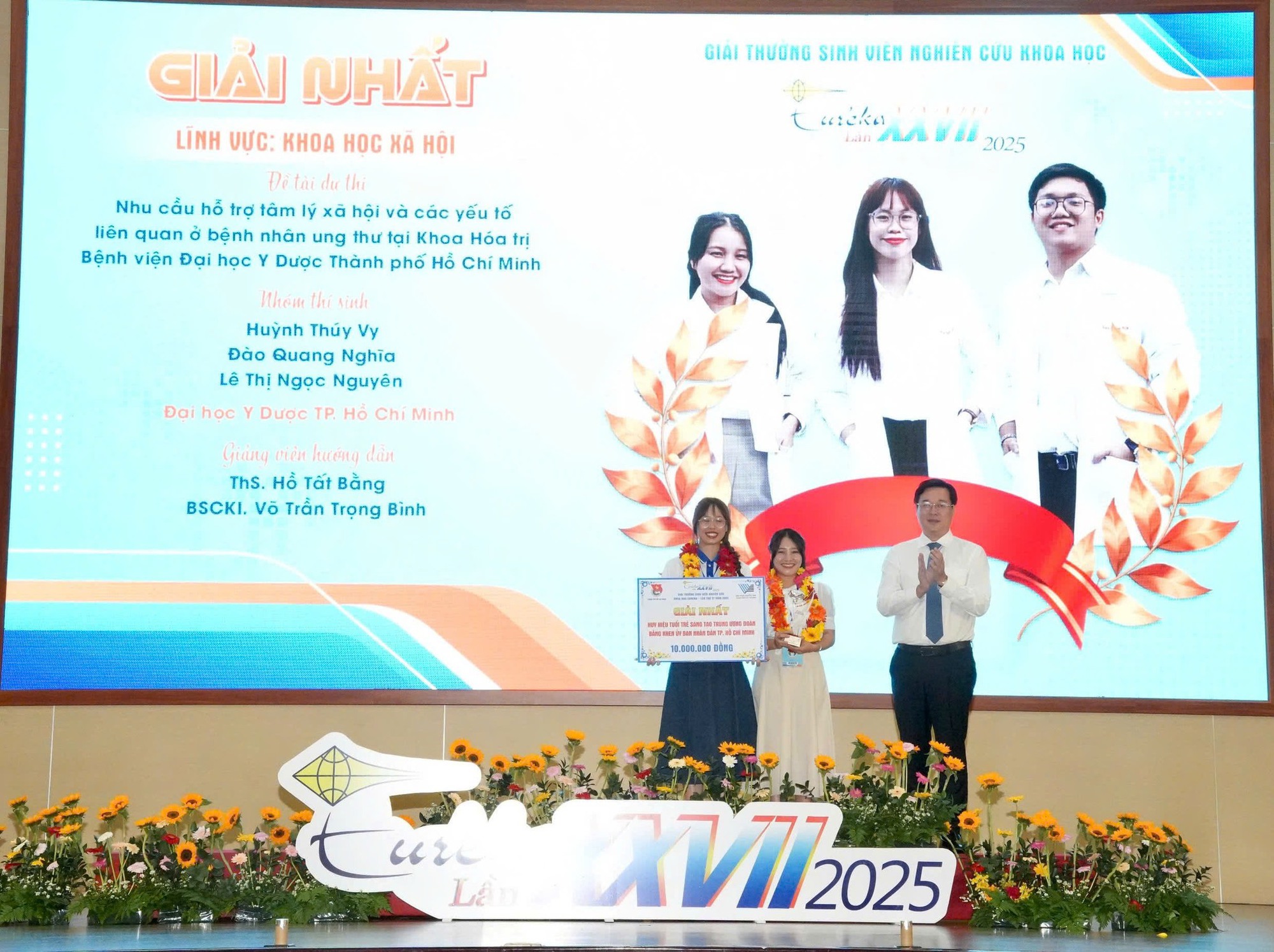 "Hỗ trợ tâm lý cho người bị ung thư" đoạt giải nhất Nghiên cứu khoa học Euréka năm 2025- Ảnh 1. "Hỗ trợ tâm lý cho người bị ung thư" đoạt giải nhất Nghiên cứu khoa học Euréka năm 2025- Ảnh 1.