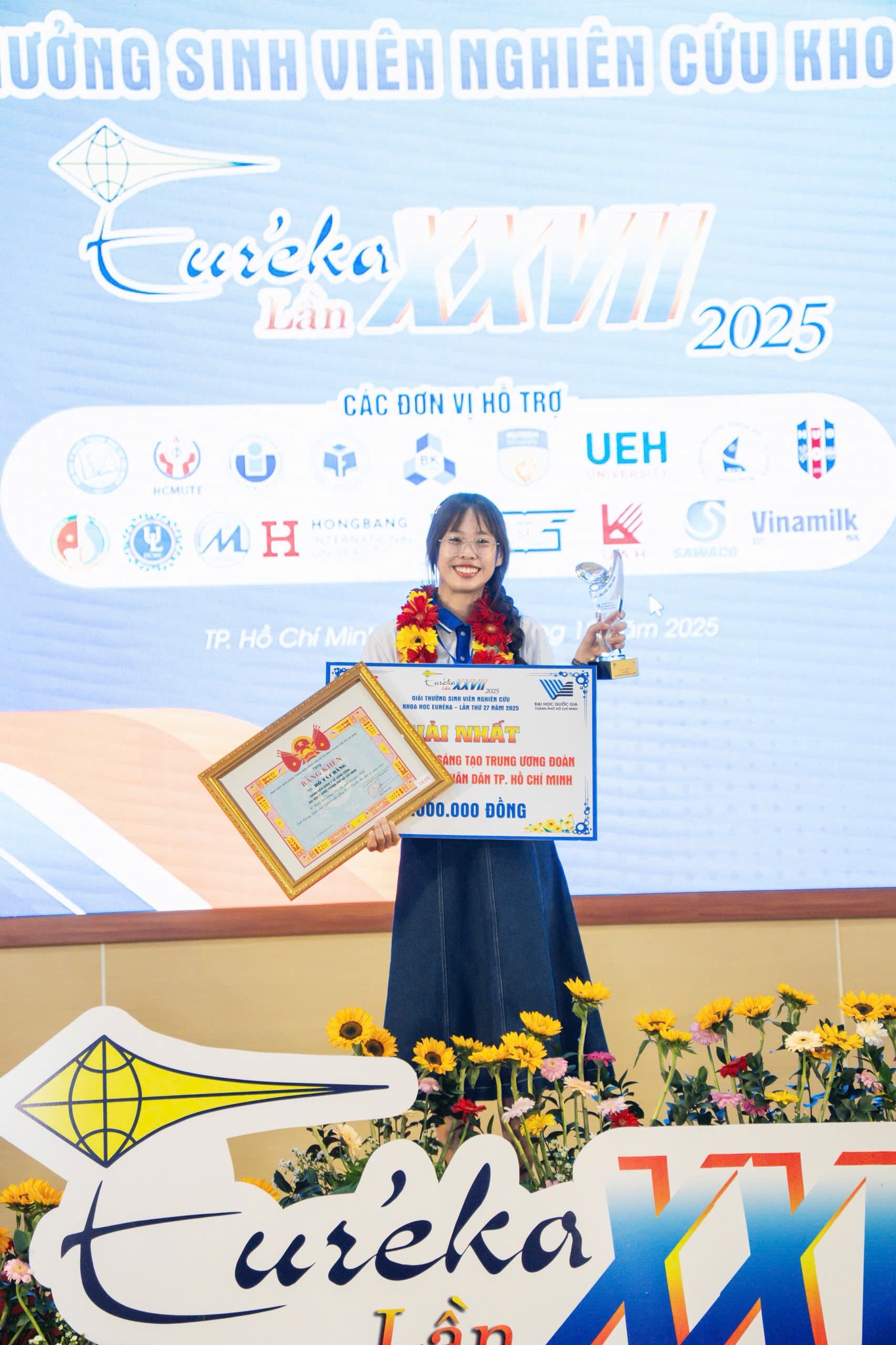 "Hỗ trợ tâm lý cho người bị ung thư" đoạt giải nhất Nghiên cứu khoa học Euréka năm 2025- Ảnh 3. "Hỗ trợ tâm lý cho người bị ung thư" đoạt giải nhất Nghiên cứu khoa học Euréka năm 2025- Ảnh 3.