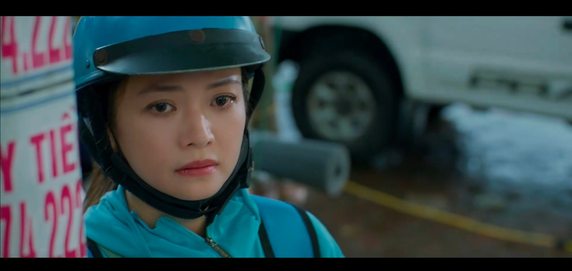 Gia cảnh sa sút, 2 vợ chồng giấu nhau đi làm shipper nhưng bị cả MXH lên án- Ảnh 1. Gia cảnh sa sút, 2 vợ chồng giấu nhau đi làm shipper nhưng bị cả MXH lên án- Ảnh 1.