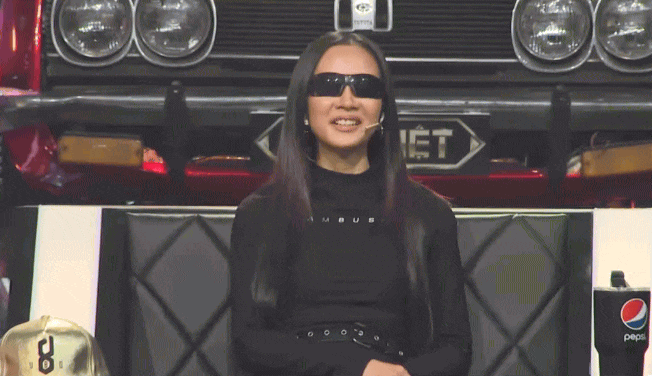 Suboi nhắc thẳng OgeNus: “Các bạn trẻ yêu ai không được thì hạ bệ người đó để nâng mình lên. Nó bình thường quá Suboi nhắc thẳng OgeNus: “Các bạn trẻ yêu ai không được thì hạ bệ người đó để nâng mình lên. Nó bình thường quá