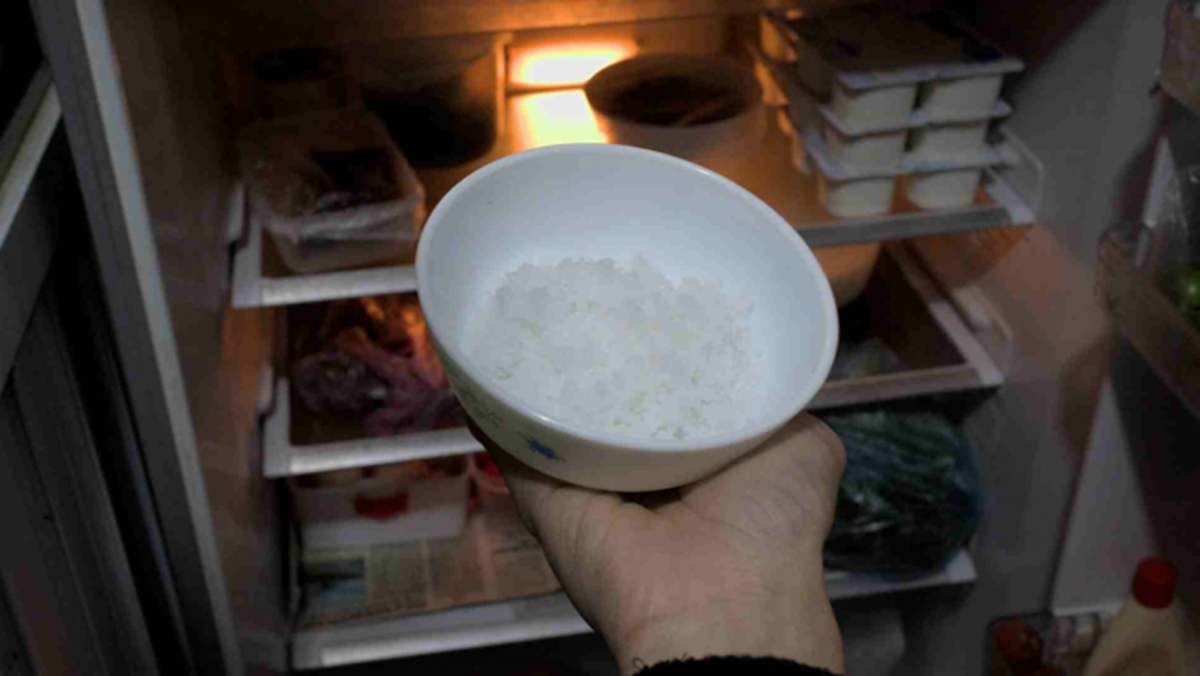 Để nắm muối vào tủ lạnh, công dụng "vàng 10", ai nghe thấy cũng muốn làm thử- Ảnh 1.