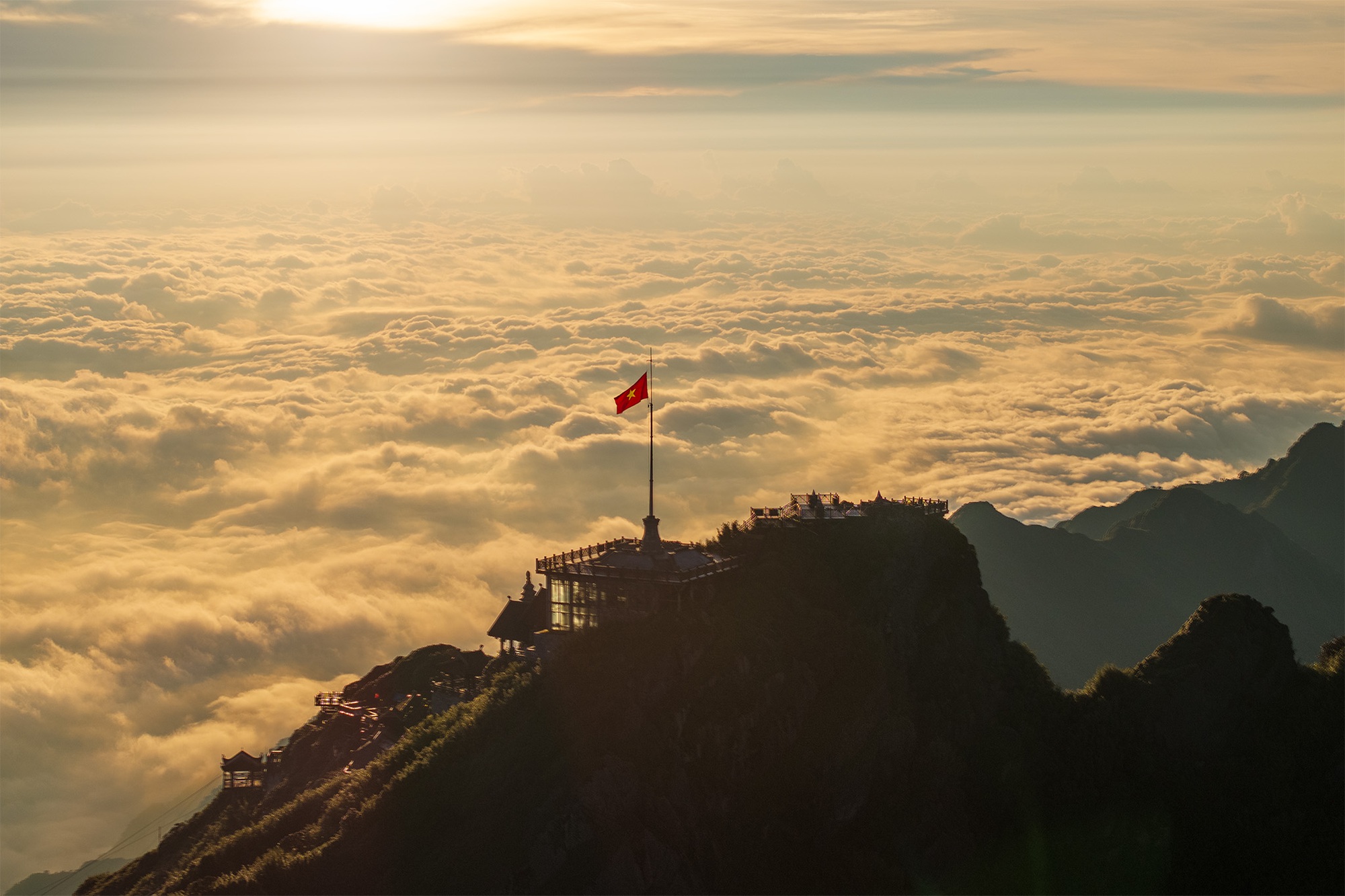 Fansipan - Tuyệt tác bí ẩn trên đỉnh nóc nhà Đông Dương- Ảnh 2. Fansipan - Tuyệt tác bí ẩn trên đỉnh nóc nhà Đông Dương- Ảnh 2.