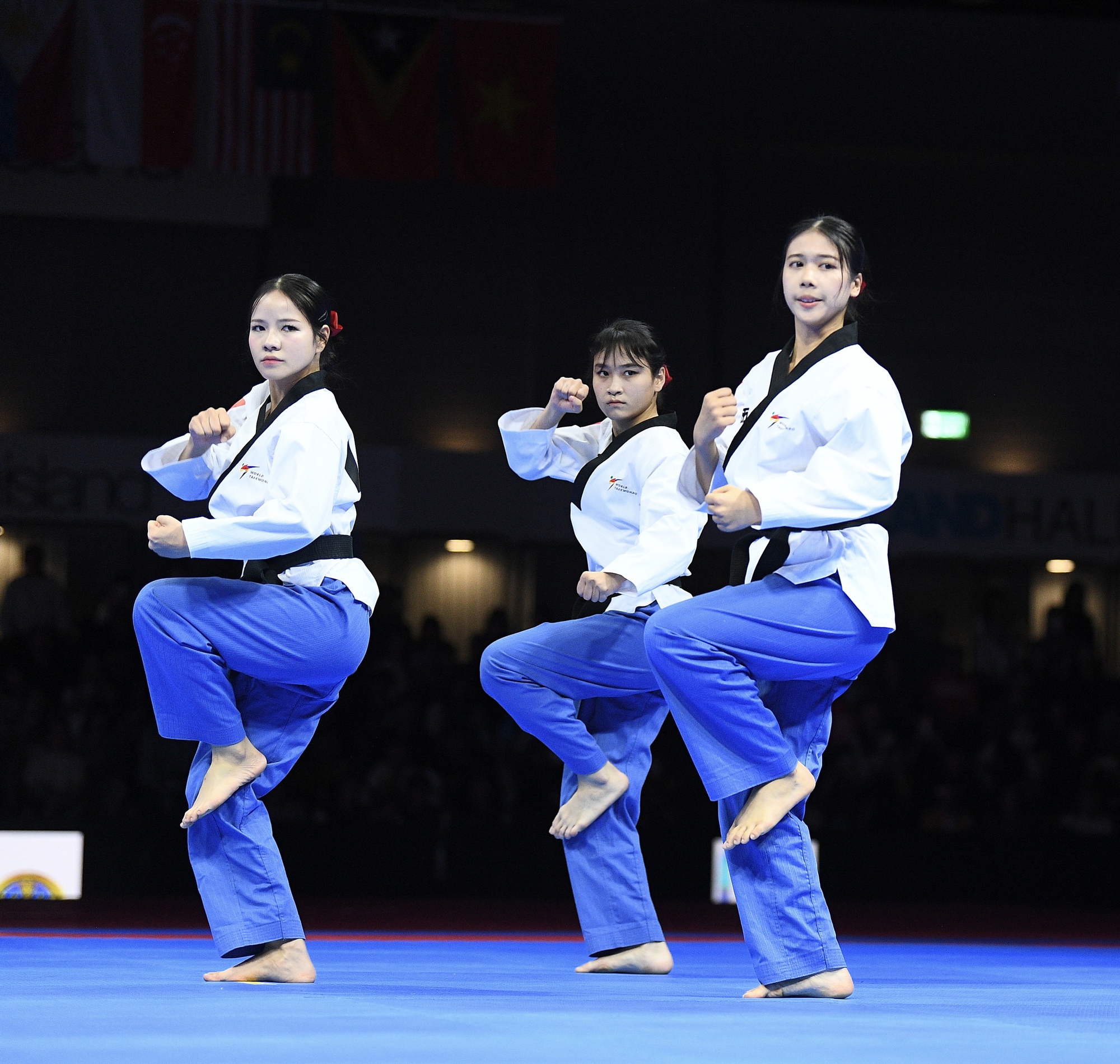 Mê mẩn dàn hot girl Taekwondo ở SEA Games, bên ngoài xinh đẹp, vào sân Mê mẩn dàn hot girl Taekwondo ở SEA Games, bên ngoài xinh đẹp, vào sân