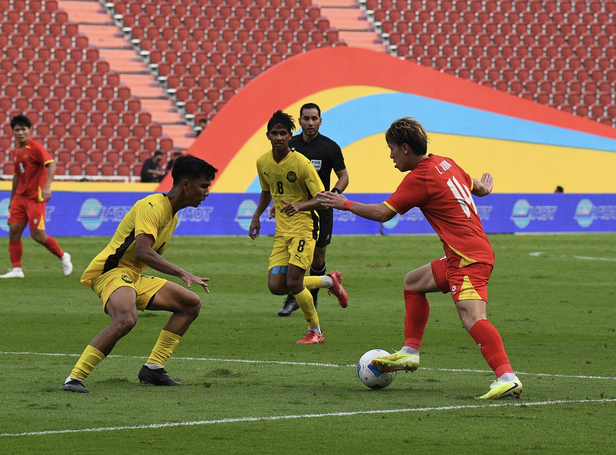 Chỉ đạo U22 Việt Nam cực căng, HLV Kim Sang-sik lộ luôn Chỉ đạo U22 Việt Nam cực căng, HLV Kim Sang-sik lộ luôn