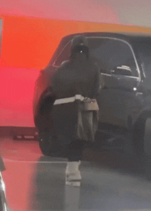 Ơn trời, cuối cùng Triệu Lệ Dĩnh cũng sáng mắt ra?- Ảnh 1. Ơn trời, cuối cùng Triệu Lệ Dĩnh cũng sáng mắt ra?- Ảnh 1.