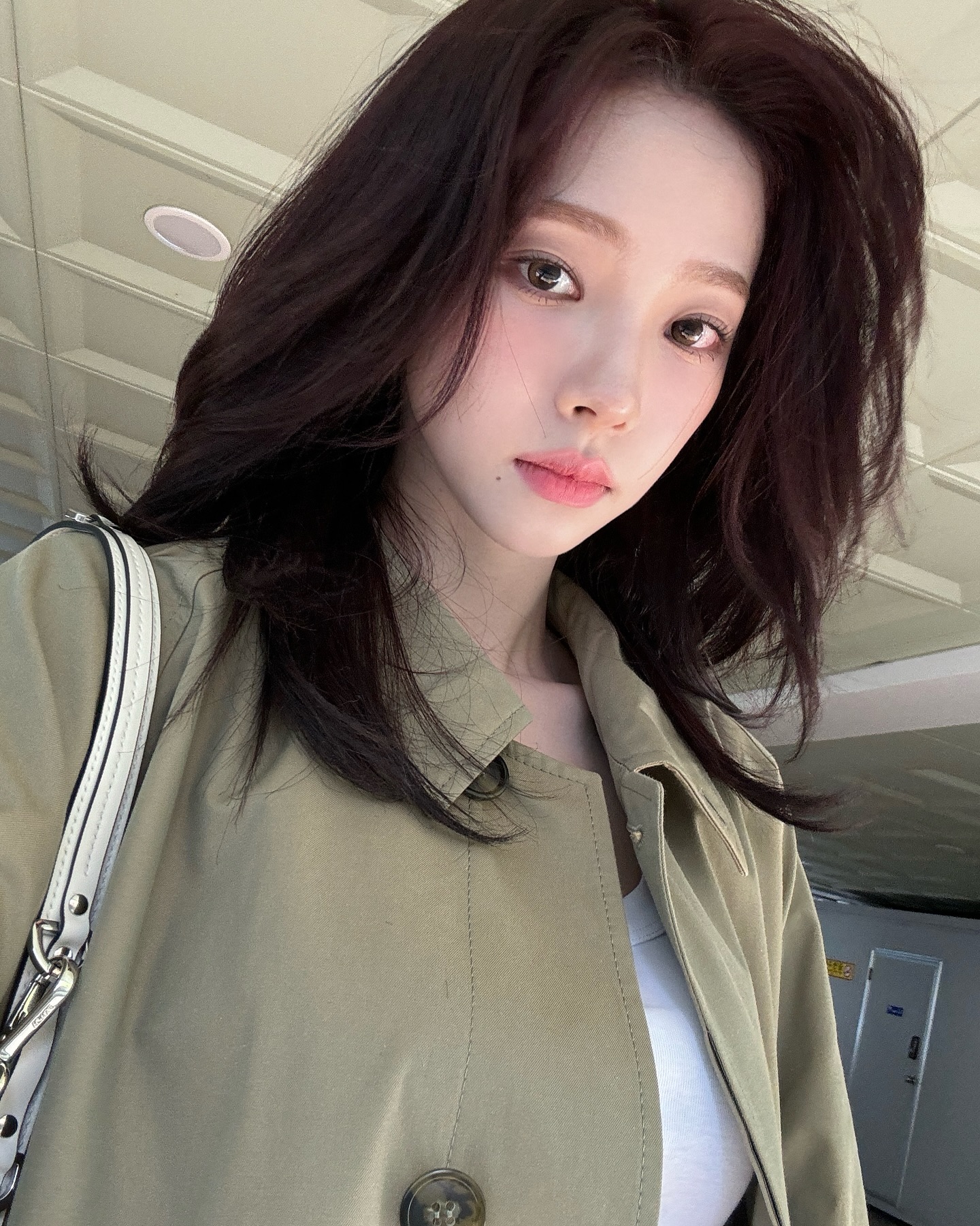 Lạ lùng: Karina giảm cân bằng cách ăn mặc đẹp- Ảnh 1. Lạ lùng: Karina giảm cân bằng cách ăn mặc đẹp- Ảnh 1.