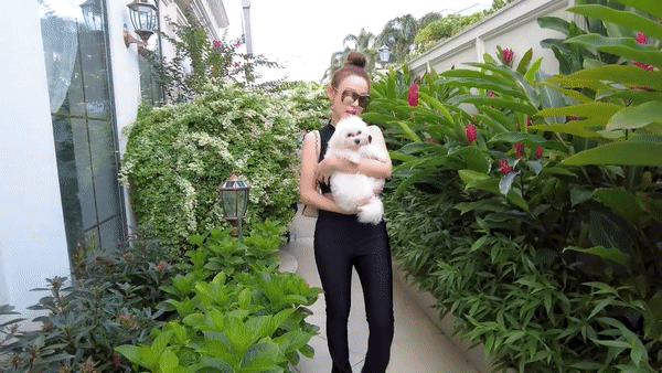 Mỹ nhân Việt ở biệt thự 100 tỷ, được chồng chiều, sống như công chúa đời thực- Ảnh 6. Mỹ nhân Việt ở biệt thự 100 tỷ, được chồng chiều, sống như công chúa đời thực- Ảnh 6.