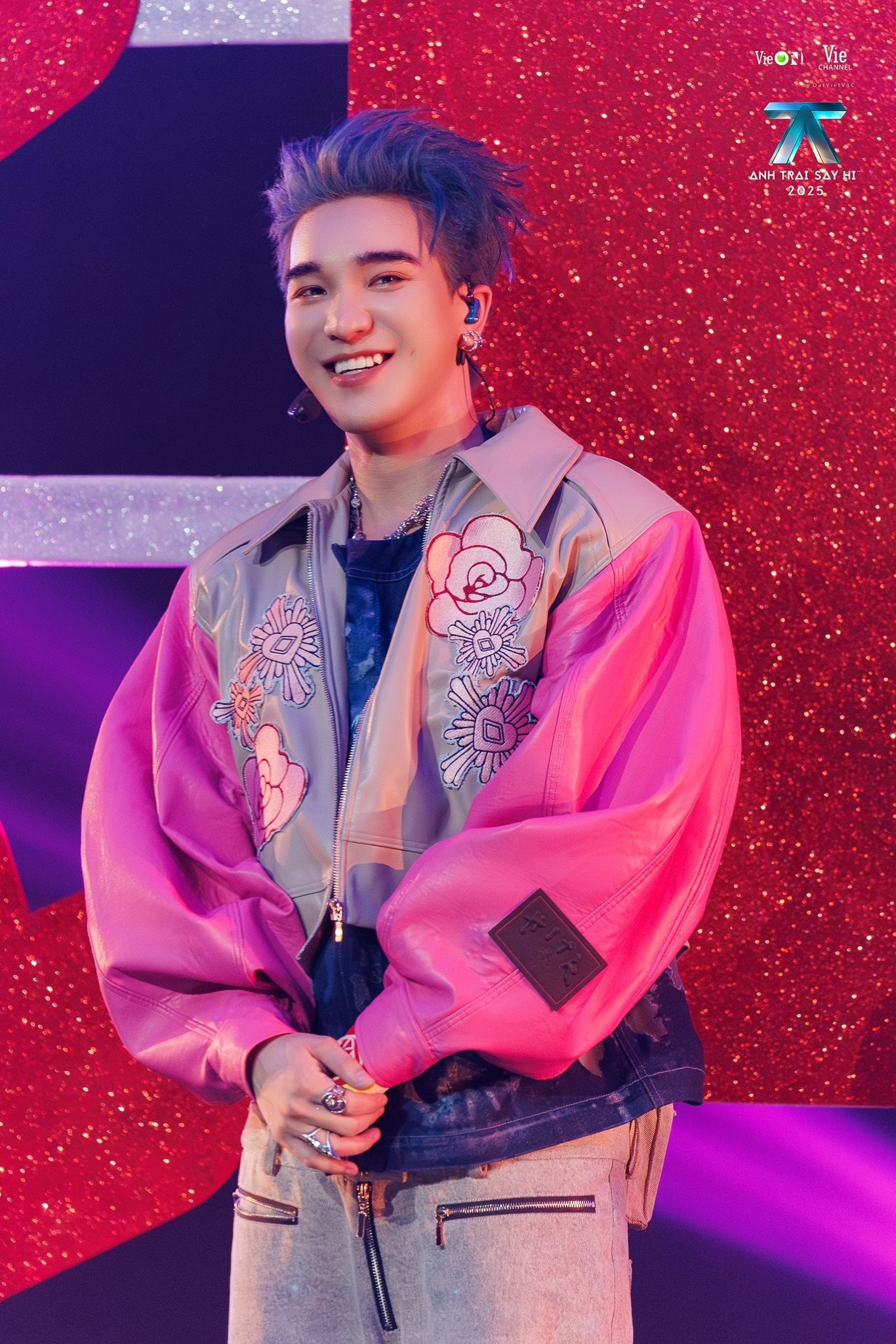 Suboi nhắc thẳng OgeNus: “Các bạn trẻ yêu ai không được thì hạ bệ người đó để nâng mình lên. Nó bình thường quá Suboi nhắc thẳng OgeNus: “Các bạn trẻ yêu ai không được thì hạ bệ người đó để nâng mình lên. Nó bình thường quá