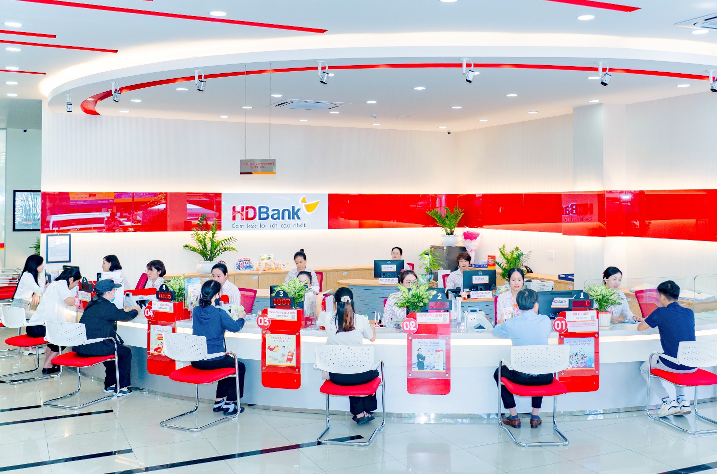 "Tiết kiệm Tỷ phú” HDBank với giải thưởng đặc biệt lên đến 3 tỷ đồng- Ảnh 1.