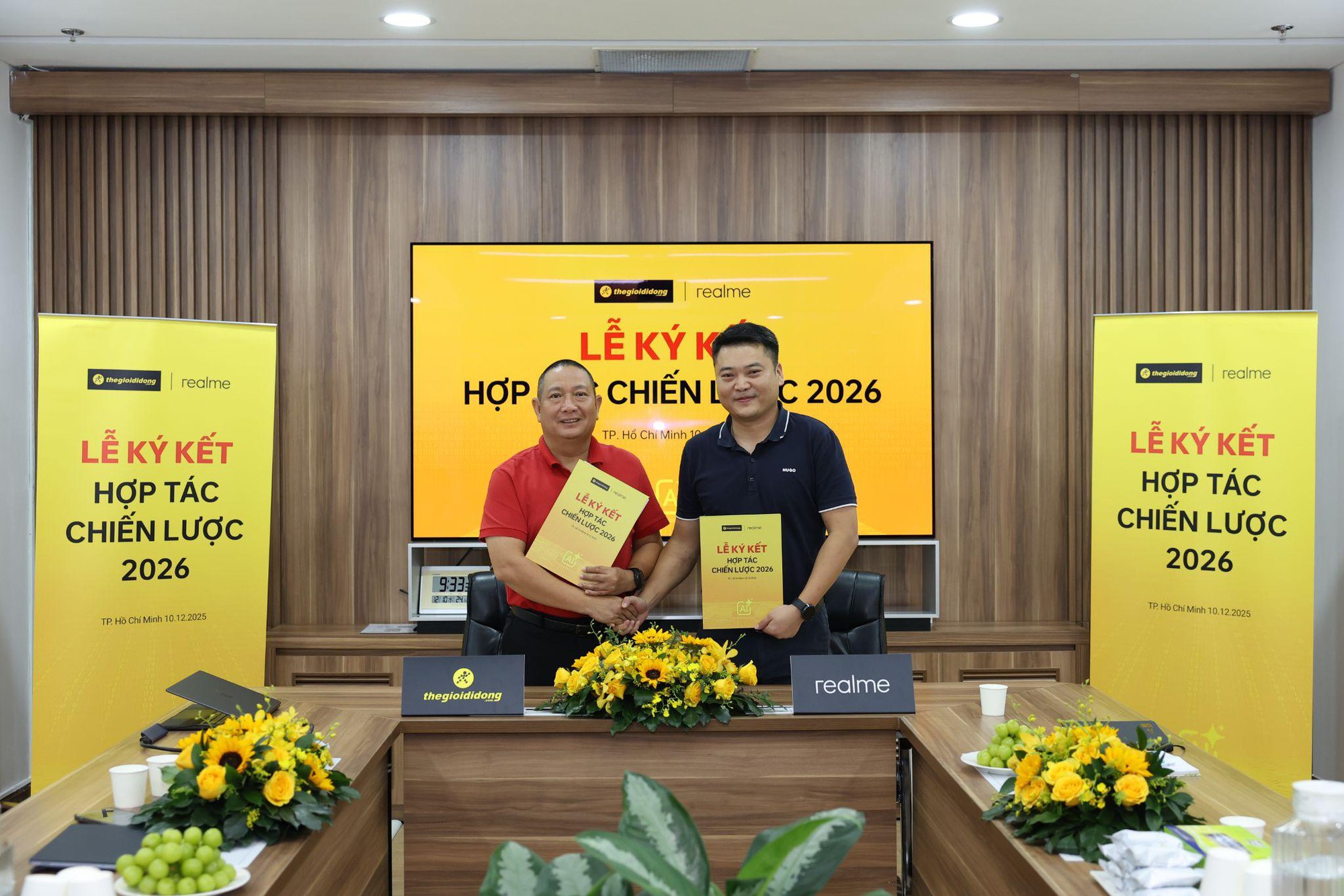 realme và Thế Giới Di Động ký kết chiến lược 2026: Đặt mục tiêu tăng trưởng 2 chữ số, bứt tốc phân khúc trung - cao cấp- Ảnh 1. realme và Thế Giới Di Động ký kết chiến lược 2026: Đặt mục tiêu tăng trưởng 2 chữ số, bứt tốc phân khúc trung - cao cấp- Ảnh 1.