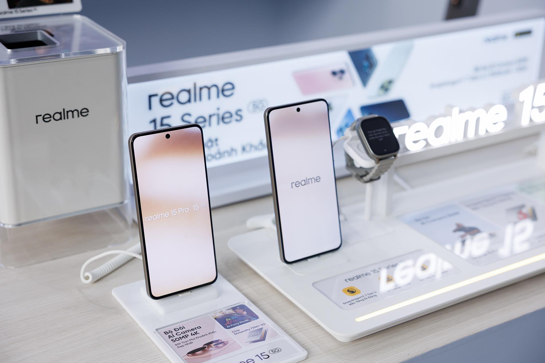 realme và Thế Giới Di Động ký kết chiến lược 2026: Đặt mục tiêu tăng trưởng 2 chữ số, bứt tốc phân khúc trung - cao cấp- Ảnh 2. realme và Thế Giới Di Động ký kết chiến lược 2026: Đặt mục tiêu tăng trưởng 2 chữ số, bứt tốc phân khúc trung - cao cấp- Ảnh 2.