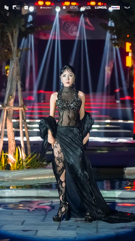 Hút mắt với show thời trang “Tàn Viên" đậm chất cá tính của sinh viên BUV- Ảnh 9. Hút mắt với show thời trang “Tàn Viên" đậm chất cá tính của sinh viên BUV- Ảnh 9.