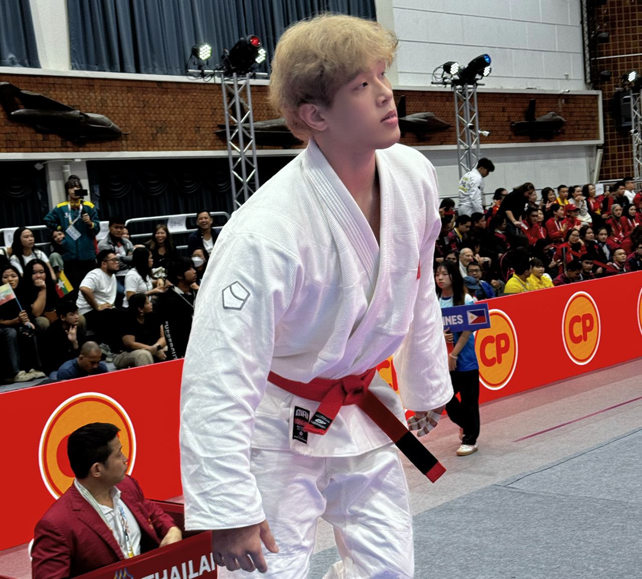 Cận cảnh visual cực phẩm của võ sĩ Việt Nam tại SEA Games, chiều cao 1m83 lý tưởng, nhìn body mới choáng- Ảnh 1.