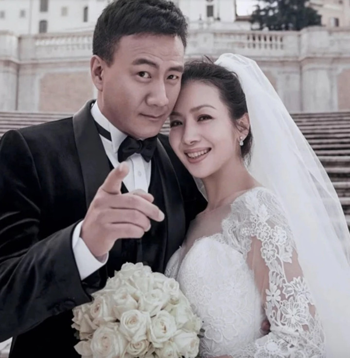 Kiều Phong nam tính nhất màn ảnh: U60 phong độ, hôn nhân đẹp như phim ngôn tình- Ảnh 2.