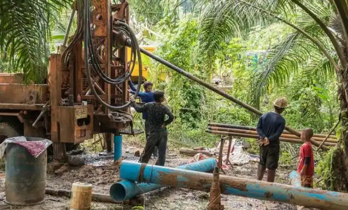 Khoan giếng trong vườn để lấy nước sinh hoạt, người đàn ông bị cơ quan chức năng phạt 186 triệu đồng: Khi nhận ra lỗi sai thì đã quá muộn- Ảnh 1.