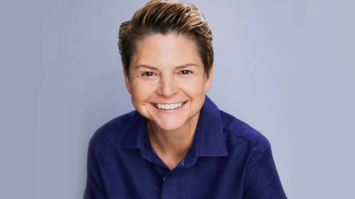 Clip: Nữ diễn viên nổi tiếng bị xe tông chết khi đang đi bộ trên đường- Ảnh 1. Clip: Nữ diễn viên nổi tiếng bị xe tông chết khi đang đi bộ trên đường- Ảnh 1.