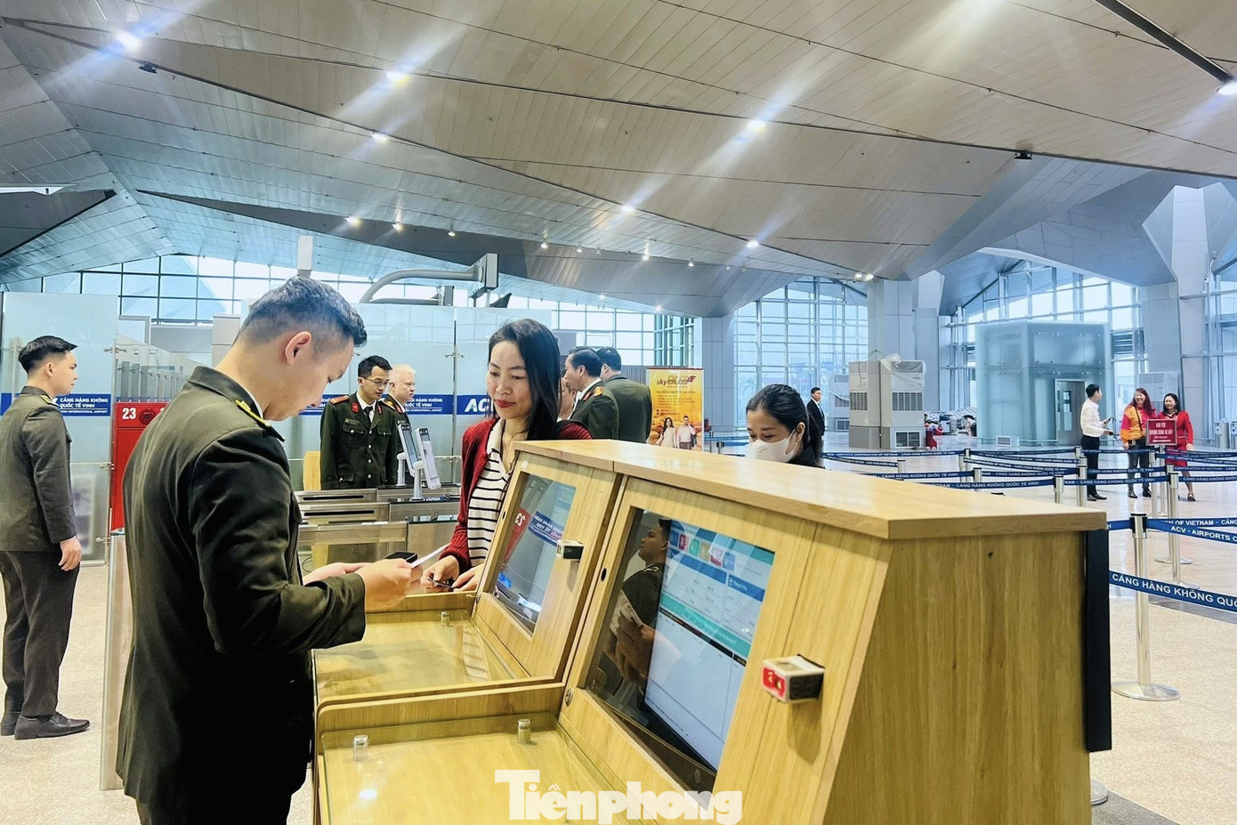 Áp dụng nhận diện sinh trắc học từ 'A đến Z' tại sân bay Vinh- Ảnh 2.