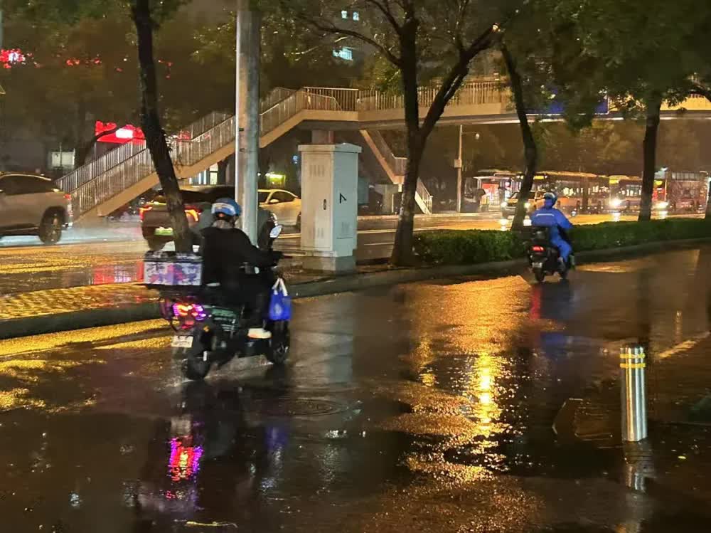 Thanh niên làm shipper lương 105 triệu/tháng, 3 năm kiếm gần 4 tỷ, mua được nhà: Ngày chỉ ngủ 3 tiếng, 21 tiếng ngoài đường- Ảnh 2.