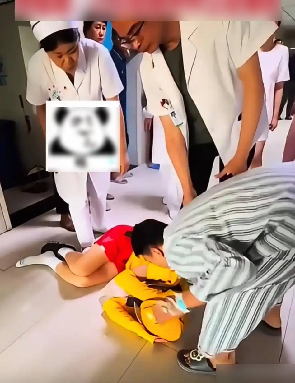 Giao nhầm đơn, shipper nằm khóc lăn lộn trên sàn nhưng dân mạng lại chỉ trích khách đặt đồ ăn- Ảnh 3.