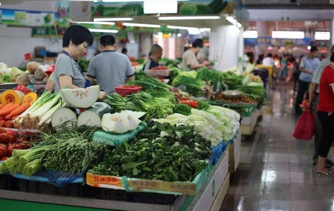 Tiểu thương tiết lộ 6 khung giờ đi chợ mua đồ rẻ mà vẫn tươi ngon- Ảnh 1.