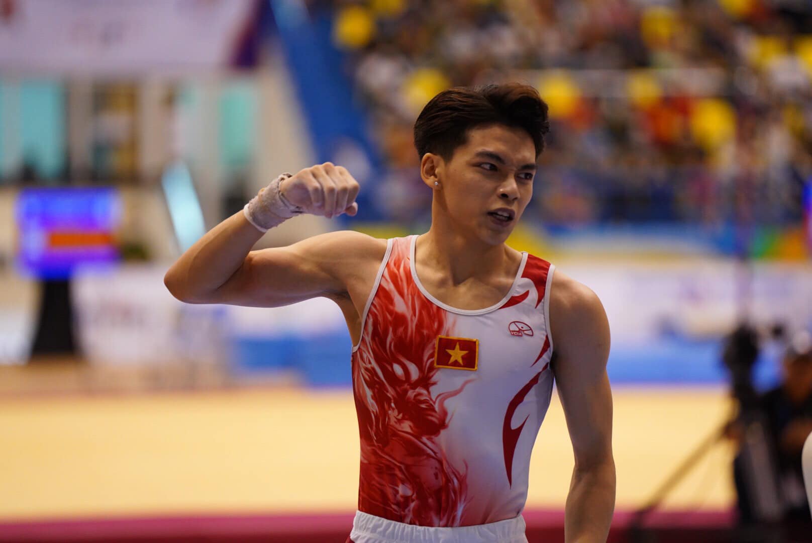 Cận 3 độ vẫn không đeo kính khi thi đấu, hot boy 10x điển trai gây sốt khi giành HCV SEA Games cho Việt Nam- Ảnh 7. Cận 3 độ vẫn không đeo kính khi thi đấu, hot boy 10x điển trai gây sốt khi giành HCV SEA Games cho Việt Nam- Ảnh 7.