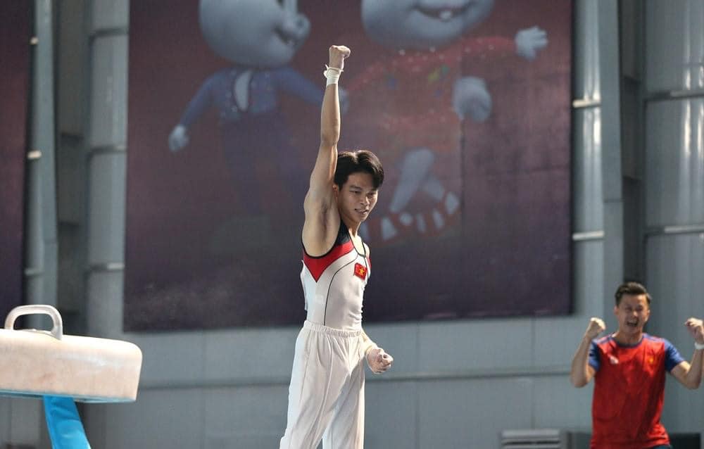 Cận 3 độ vẫn không đeo kính khi thi đấu, hot boy 10x điển trai gây sốt khi giành HCV SEA Games cho Việt Nam- Ảnh 8. Cận 3 độ vẫn không đeo kính khi thi đấu, hot boy 10x điển trai gây sốt khi giành HCV SEA Games cho Việt Nam- Ảnh 8.