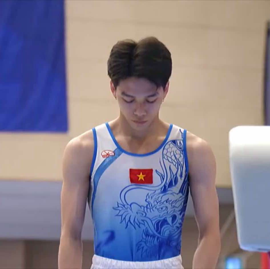 Cận 3 độ vẫn không đeo kính khi thi đấu, hot boy 10x điển trai gây sốt khi giành HCV SEA Games cho Việt Nam- Ảnh 5. Cận 3 độ vẫn không đeo kính khi thi đấu, hot boy 10x điển trai gây sốt khi giành HCV SEA Games cho Việt Nam- Ảnh 5.
